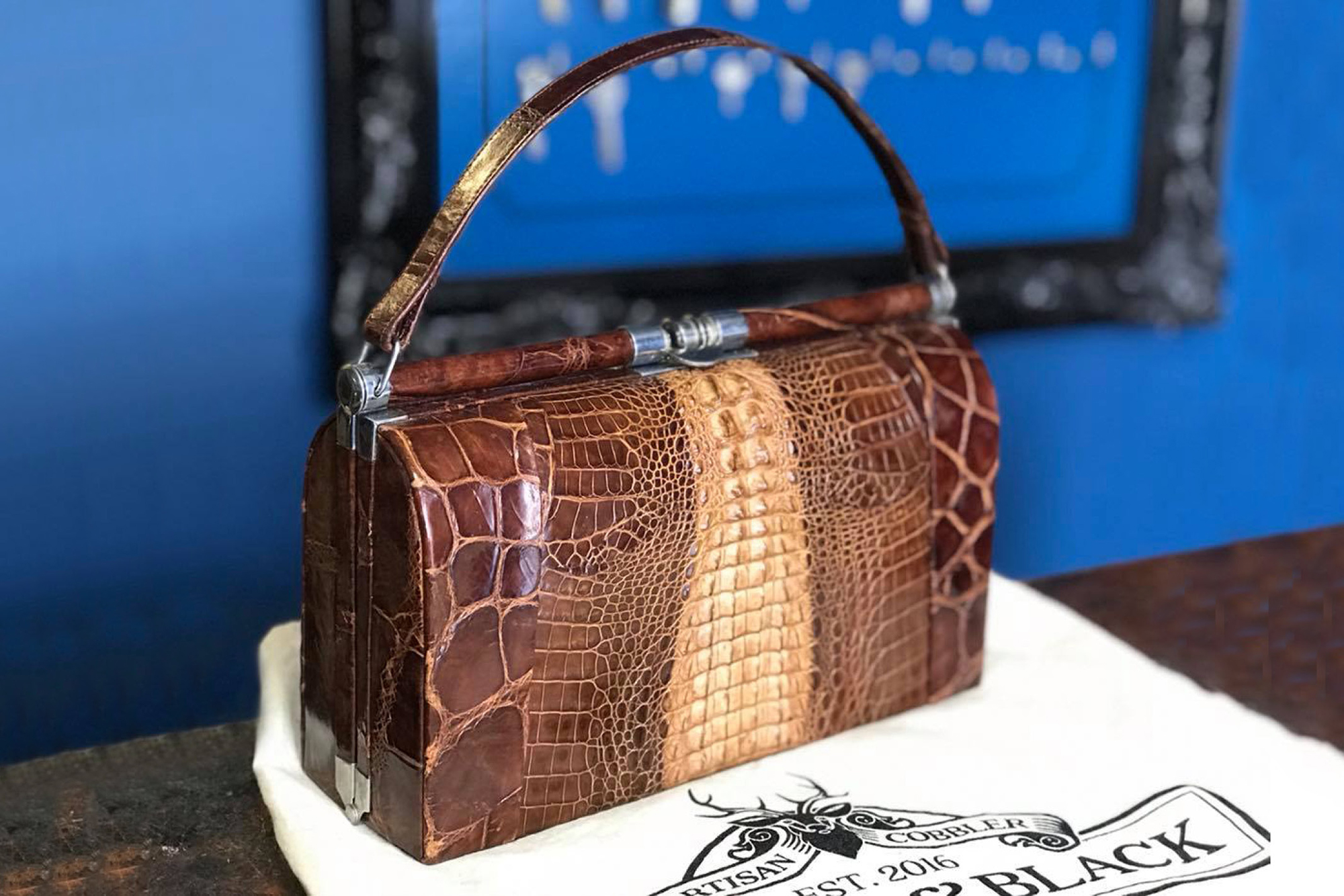 Crocodile vintage handbag restoration | From old to new