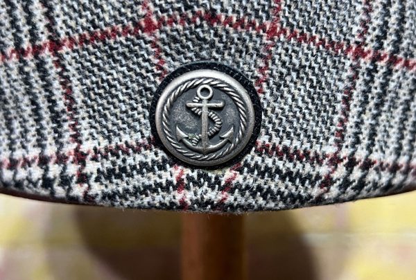 Oversized-Newsboy-Cap-Check-close-up